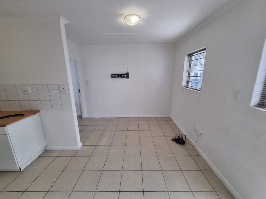 To Let 2 Bedroom Property for Rent in Maitland Western Cape